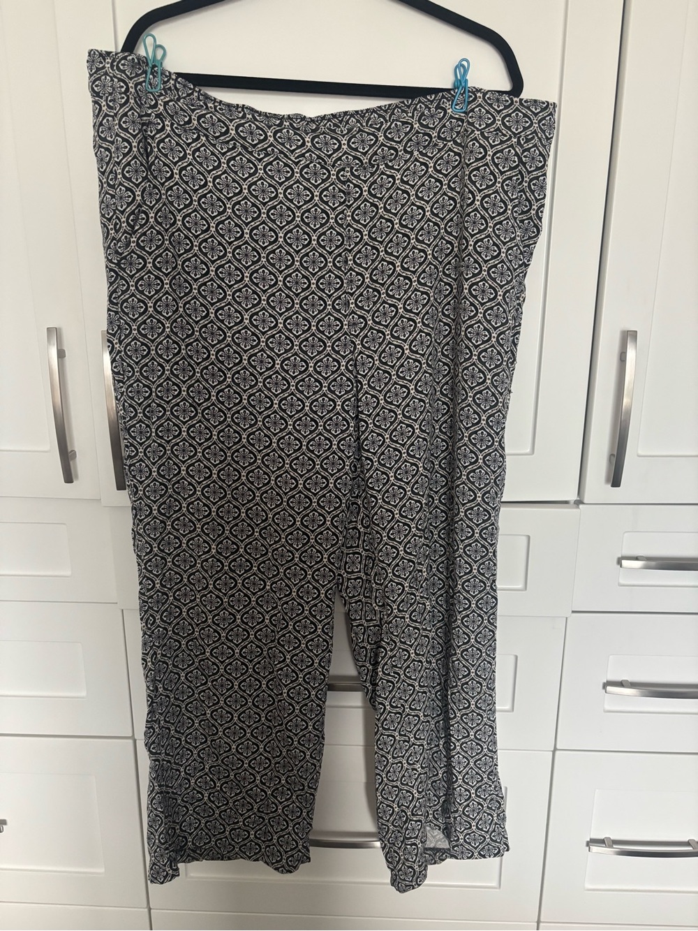 Old Navy Black & White Wide-Leg Printed Pants